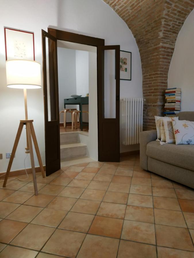 Bed And Breakfast In Piazza Orazio Venosa Exterior photo