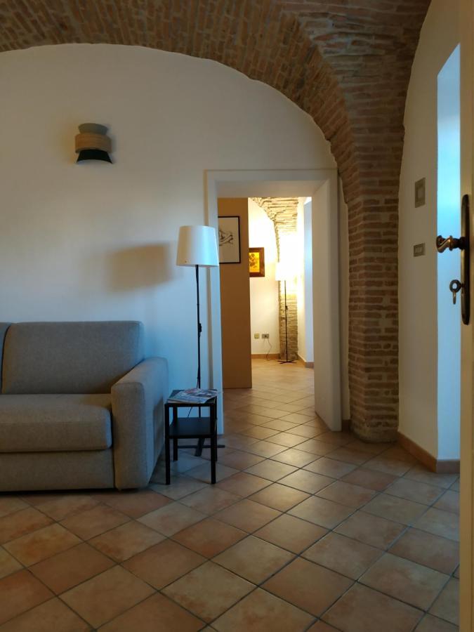 Bed And Breakfast In Piazza Orazio Venosa Exterior photo