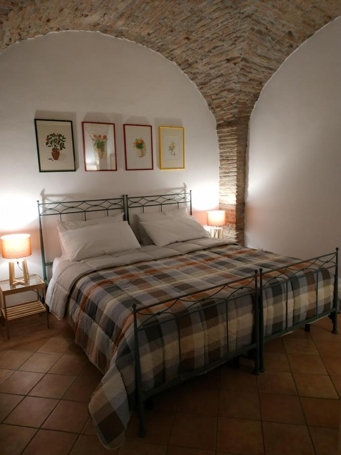 Bed And Breakfast In Piazza Orazio Venosa Exterior photo