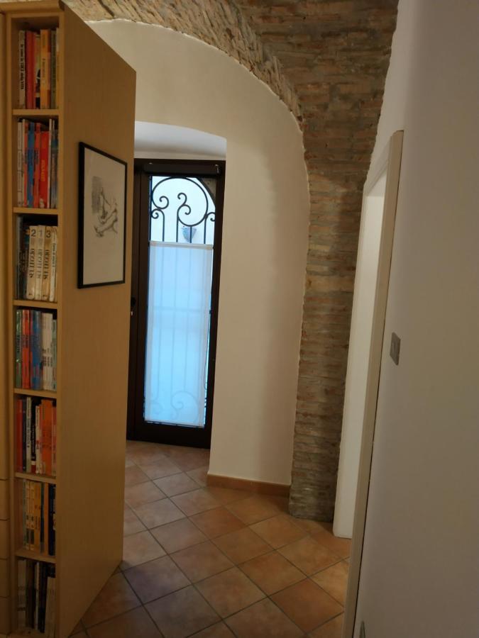 Bed And Breakfast In Piazza Orazio Venosa Exterior photo