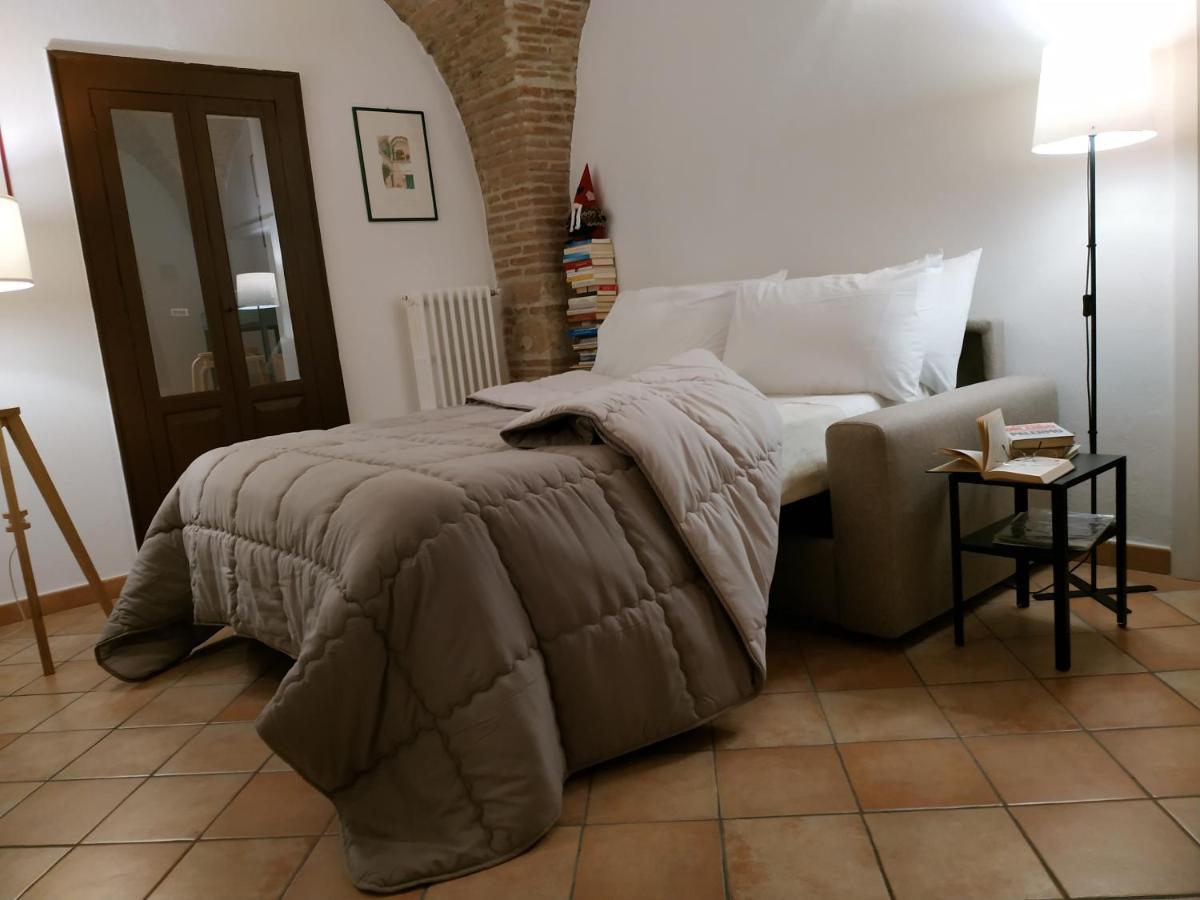 Bed And Breakfast In Piazza Orazio Venosa Exterior photo